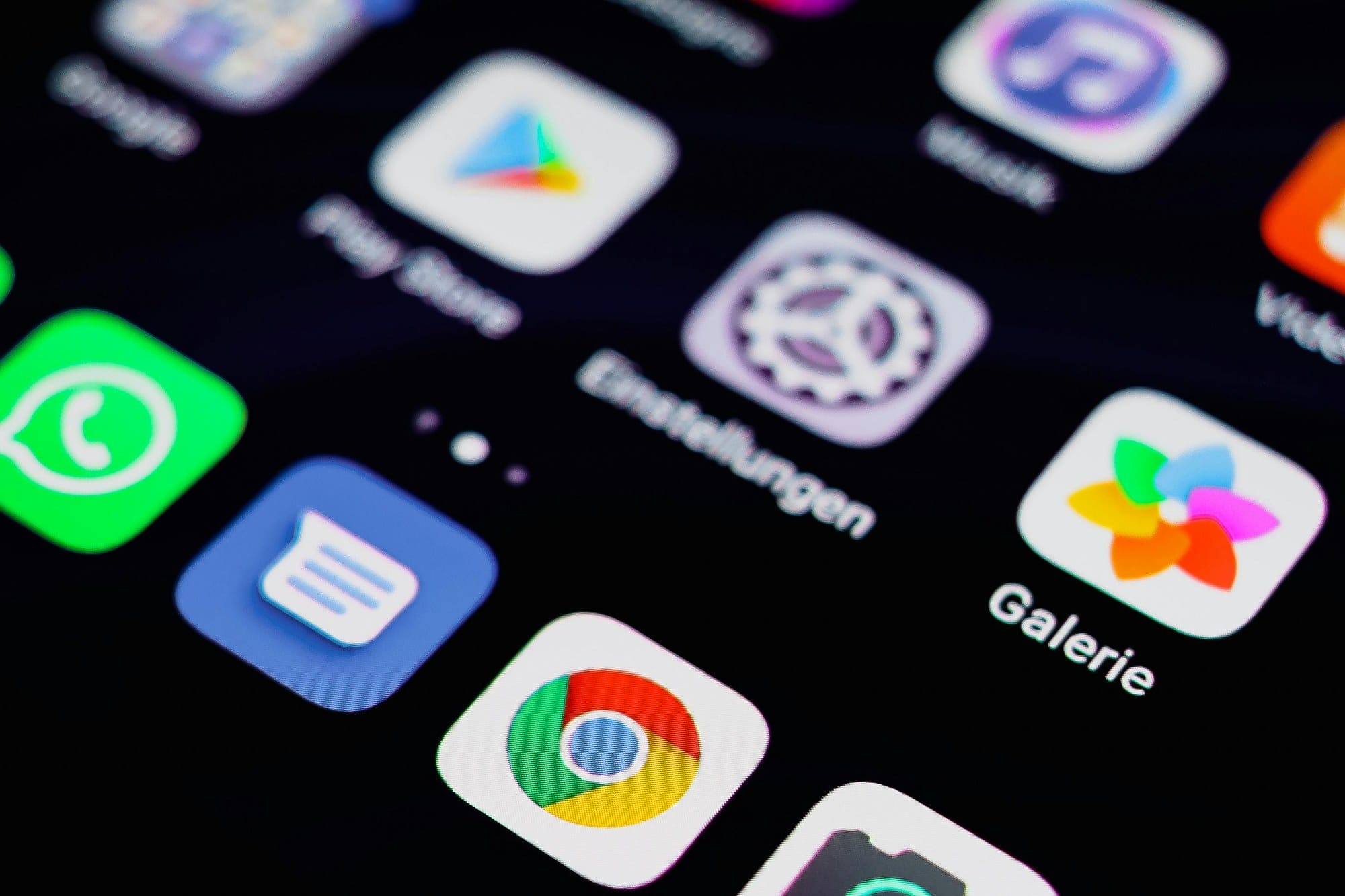 Androidスマホの画面に表示されるアイコン — 開発者オプションの設定