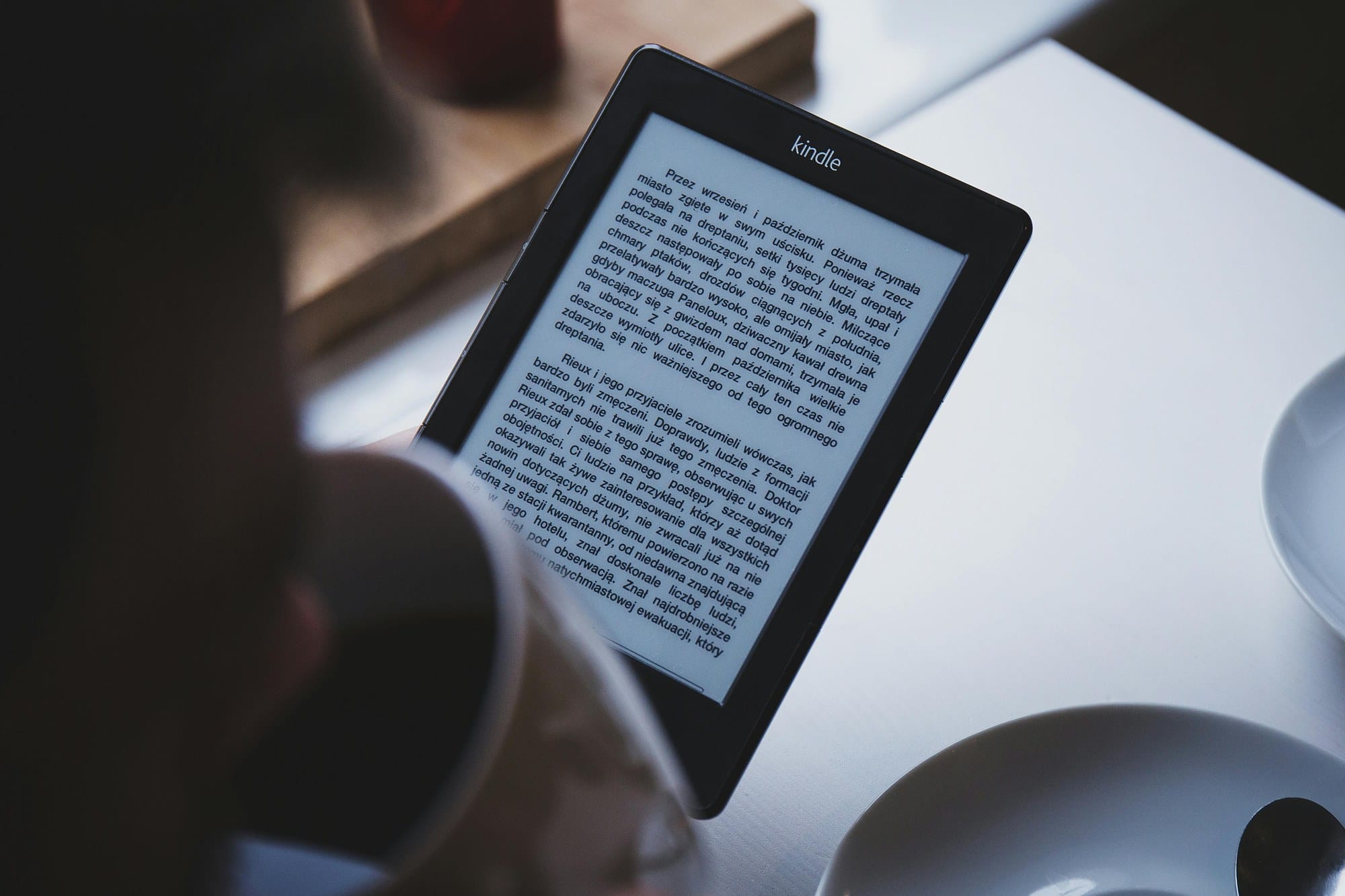 Kindleで読書するイメージ